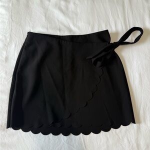 Likely - Women’s - Black Wrap Skirt - size 6